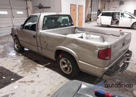 2000 Chevrolet S-10 Ls z USA, uszkodzony, nr VIN 1GCCS1441Y8161352